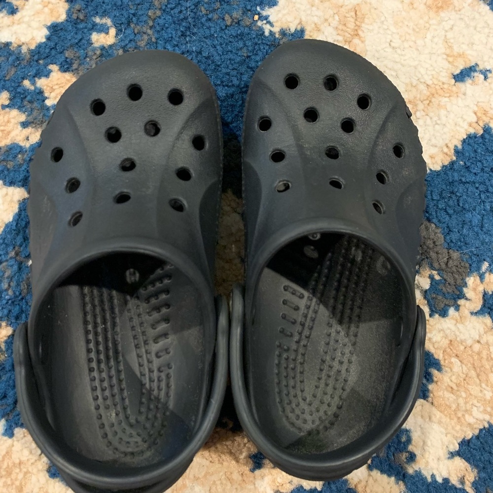 Boys 10/11 black crocs